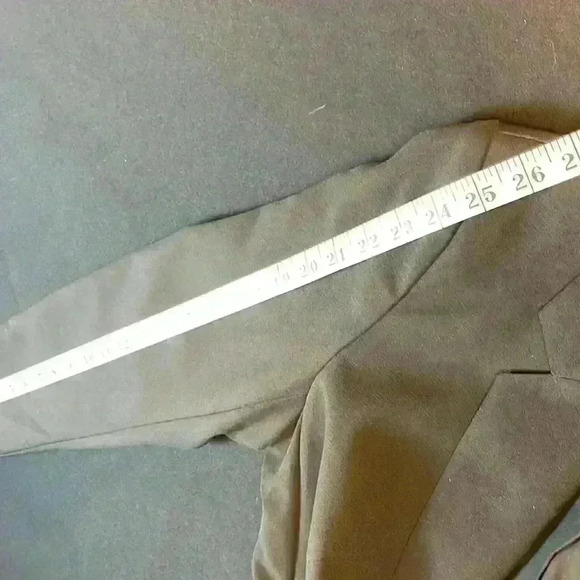 The Drop Women’s NWT black blazer with faux pockets 1 button closure size medium - Picture 9 of 9